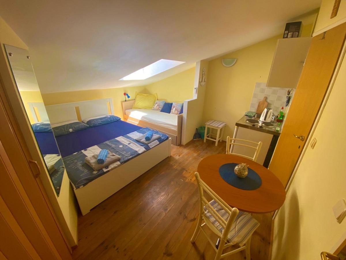 Sailor Apartments Паг Экстерьер фото